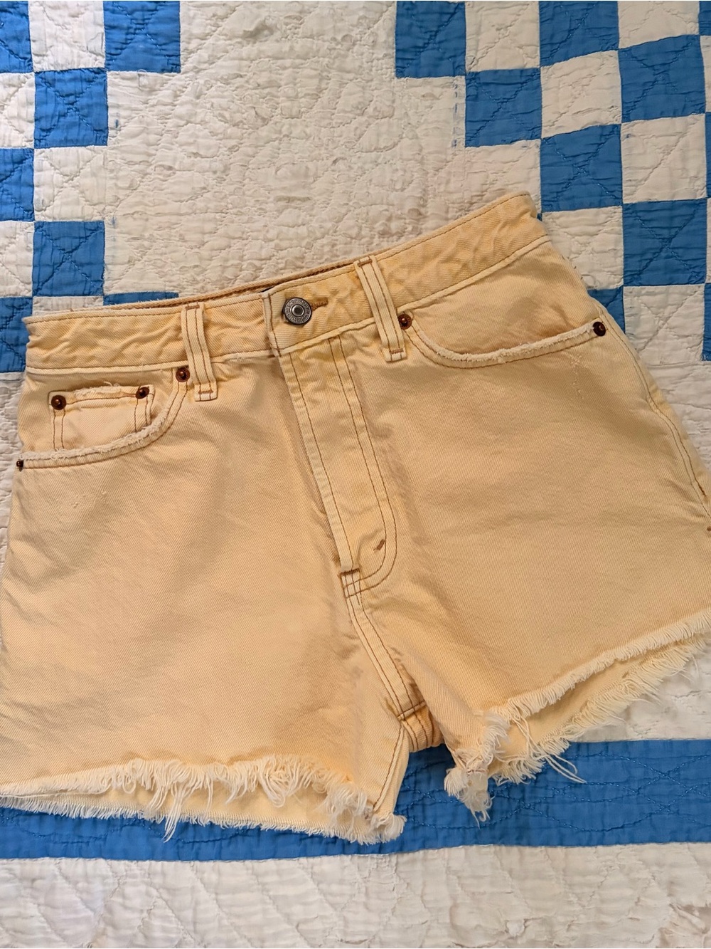 Abercrombie butter yellow denim short